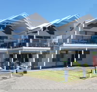 Beachcomber Beachfront  Beach House At Port Elliot on Horseshoe Bay - Coogee Beach Accommodation