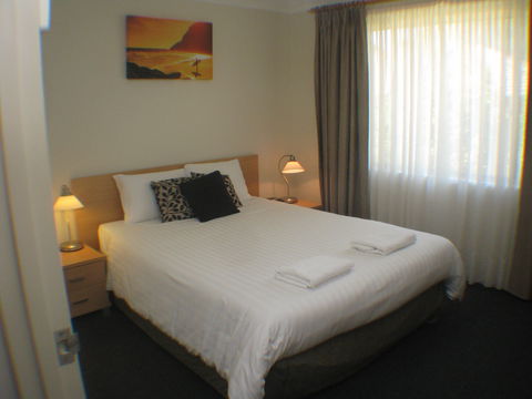 Beaches Serviced Apartments - Coogee Beach Accommodation 1