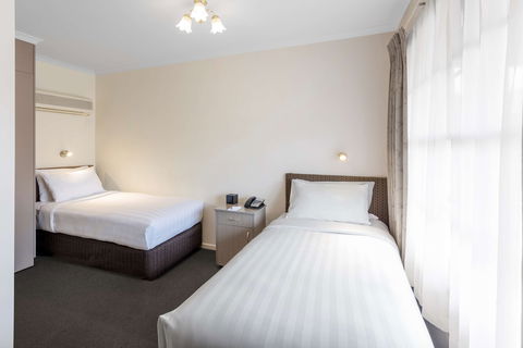 Best Western Olde Maritime - Coogee Beach Accommodation 1