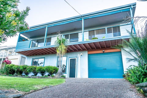 Blenheim Blue - Coogee Beach Accommodation 0