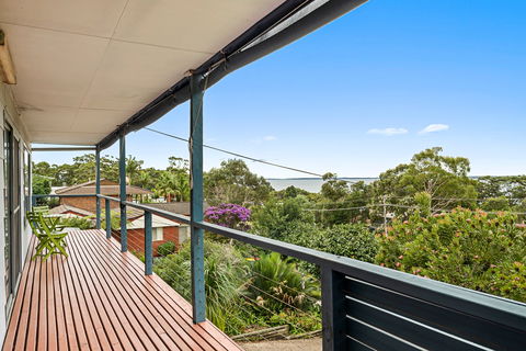 Blenheim Blue - Coogee Beach Accommodation 1