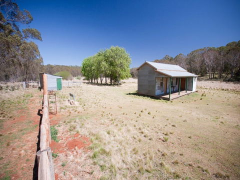 Brackens Hut - Coogee Beach Accommodation 0