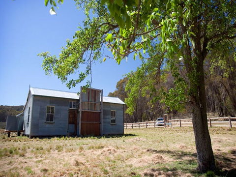 Brackens Hut - Coogee Beach Accommodation 1