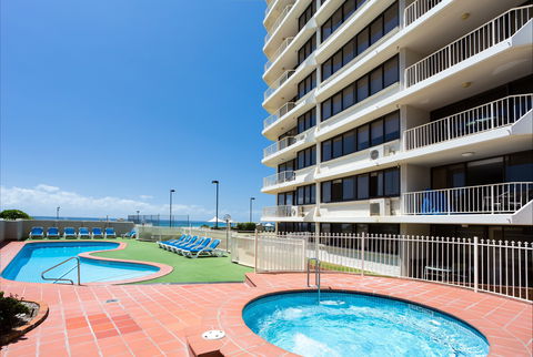 Breakers North - Absolute Beach Front Holiday Apartments - Coogee Beach Accommodation 2
