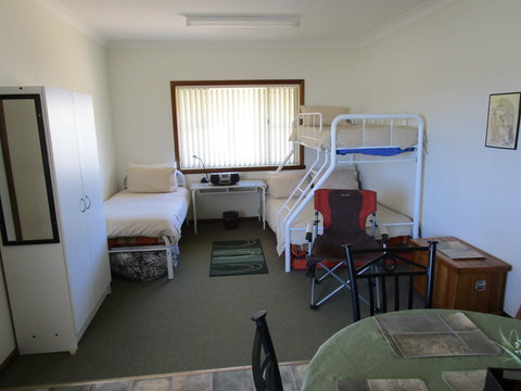 Caddy Shack Dunedoo - Coogee Beach Accommodation 2