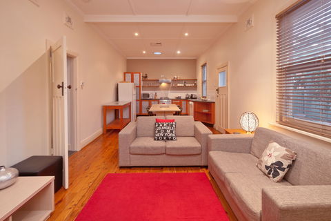 Central Crisp - Coogee Beach Accommodation 1