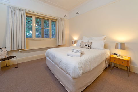 Central Crisp - Coogee Beach Accommodation 2