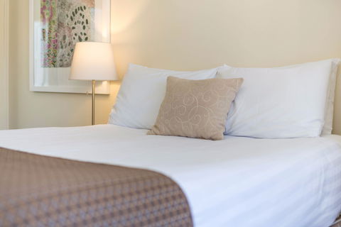 Club Motel And Apartments - Coogee Beach Accommodation 1