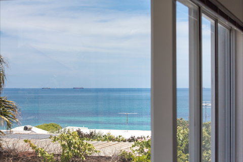 Cottesloe Beach House II - Coogee Beach Accommodation 0