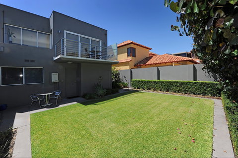 Cottesloe Beach House II - Coogee Beach Accommodation 2