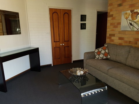 Cousins Motor Inn - Coogee Beach Accommodation 2
