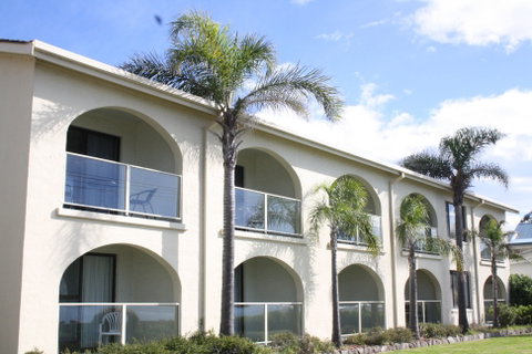 Edgewater Gardens - Coogee Beach Accommodation 1