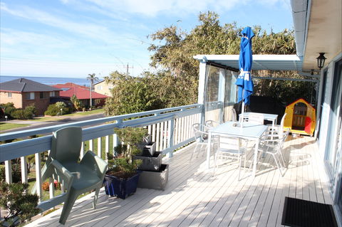 Golf At Glasshouse Rocks - Coogee Beach Accommodation 2