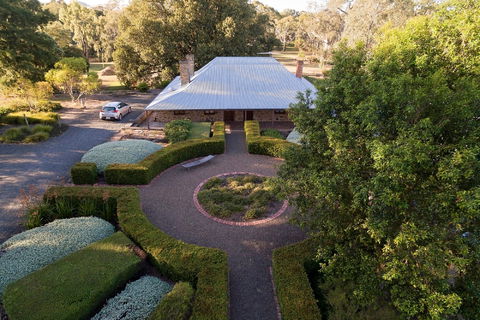Jacob's Estate Cottage - Coogee Beach Accommodation 0