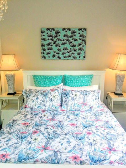 Magnolia Corner - Coogee Beach Accommodation 1