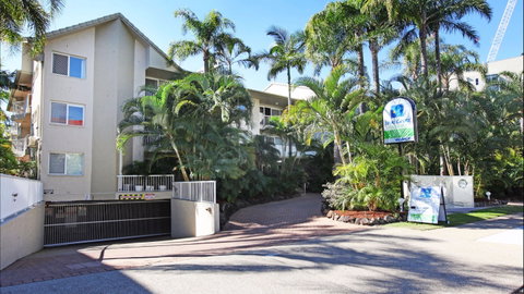 Mari Court Resort - Coogee Beach Accommodation 1