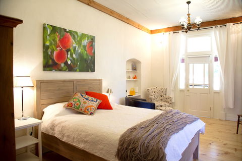 Marananga Cottages - Coogee Beach Accommodation 2