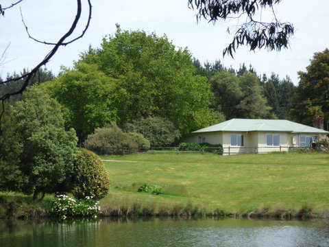 Newry Park Cottage - Coogee Beach Accommodation 0