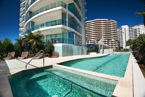Reflections Coolangatta Beach - Coogee Beach Accommodation 2