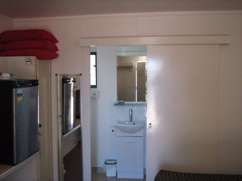 Rest Easi Motel - Coogee Beach Accommodation 1