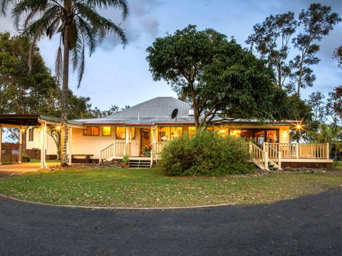 Riverside Holiday Retreat Yamba - Coogee Beach Accommodation 1