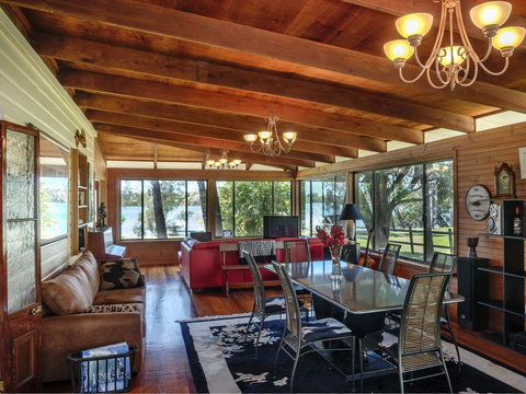 Riverside Holiday Retreat Yamba - Coogee Beach Accommodation 2