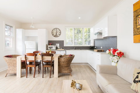 Rose Cottage - Coogee Beach Accommodation 1