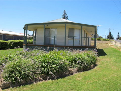 Sims Holiday Home - Coogee Beach Accommodation 0