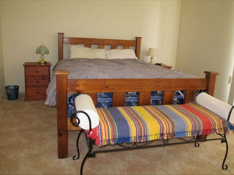 Sims Holiday Home - Coogee Beach Accommodation 2