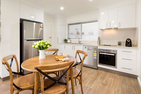 Sleeping In Style - Coogee Beach Accommodation 1