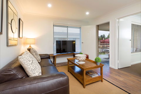 Sleeping In Style - Coogee Beach Accommodation 2