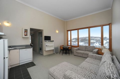 Smiggins Chalet Apartments - Coogee Beach Accommodation 2