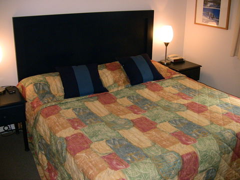 Squatters Run - Coogee Beach Accommodation 0