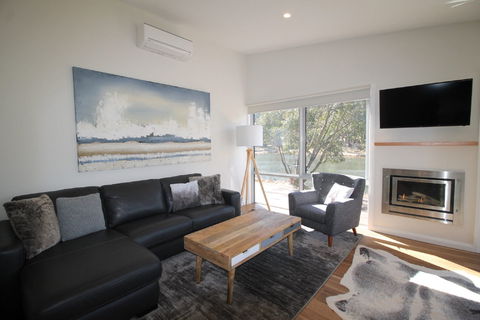 Stillwater B - Coogee Beach Accommodation 0