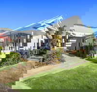 Summer Home - Our Place at Bright - Coogee Beach Accommodation