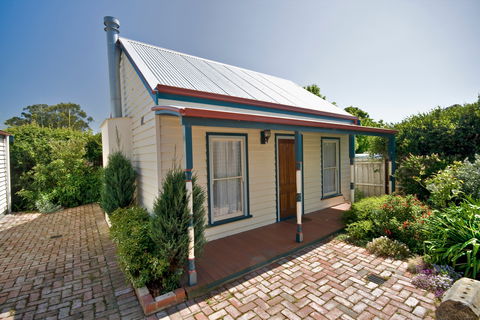 Torquay 1903 Period Cottages - Coogee Beach Accommodation 1