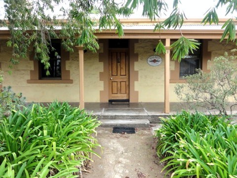 Walnut Cottage - Coogee Beach Accommodation 0