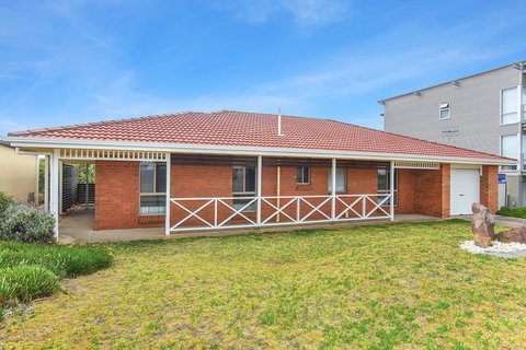 34 Newell Avenue, Middleton - Coogee Beach Accommodation 2
