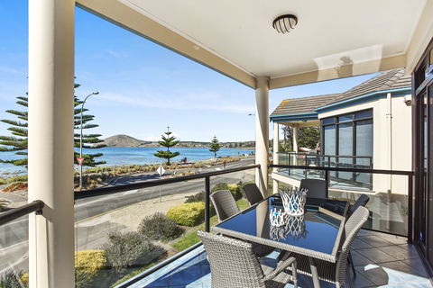 63 Franklin Parade - Coogee Beach Accommodation 0