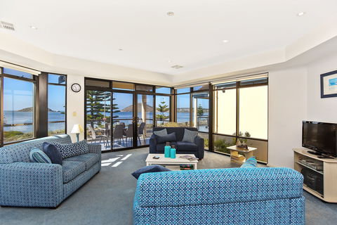 63 Franklin Parade - Coogee Beach Accommodation 2