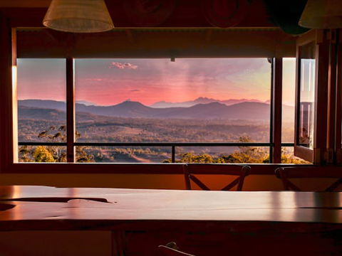 The Eagles Nest Accommodation Scenic Rim, QLD - Coogee Beach Accommodation 1