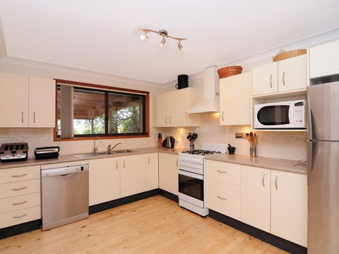 Admiral's Rest - Coogee Beach Accommodation 2