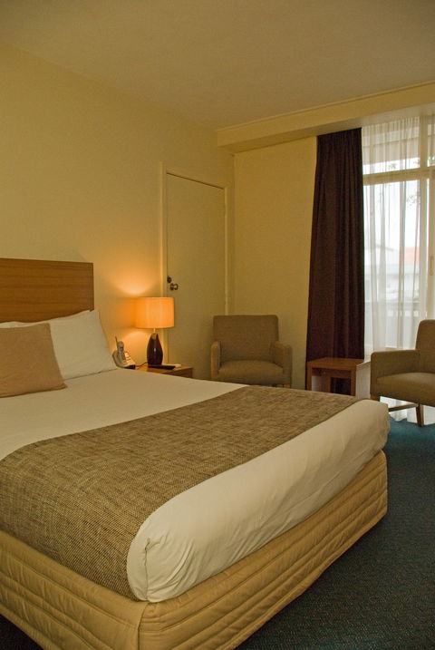 Admiralty Inn - Coogee Beach Accommodation 2