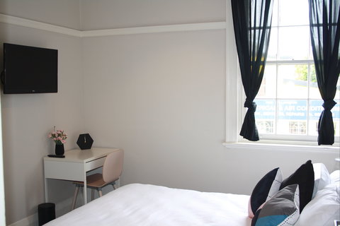 Annandale Hotel - Coogee Beach Accommodation 2
