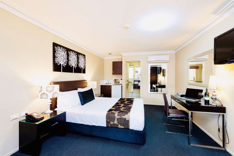Best Western PLUS Ambassador On Ruthven - Coogee Beach Accommodation 0
