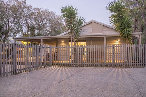 Boardwalk - Coogee Beach Accommodation 0