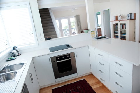 Bowen View - Coogee Beach Accommodation 2
