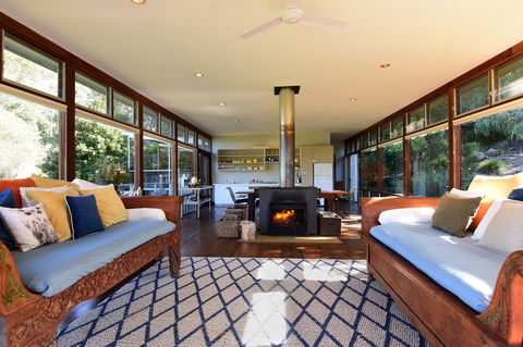 Budderoo - Coogee Beach Accommodation 0