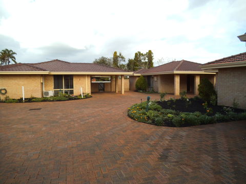 Busselton Seaside Escape Apartment - Coogee Beach Accommodation 0