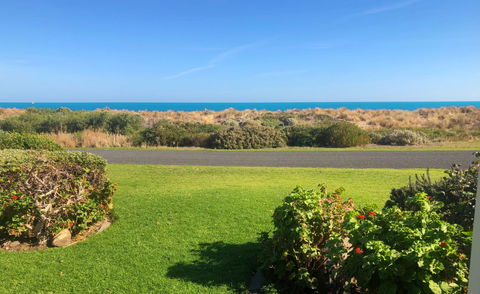 Calm Seas - Coogee Beach Accommodation 1